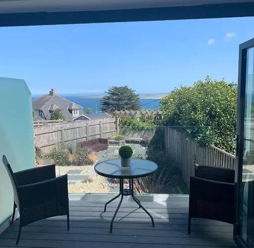 Carbis Daze Ocean Views Studio, Superking Bed St Ives Carbis Bay