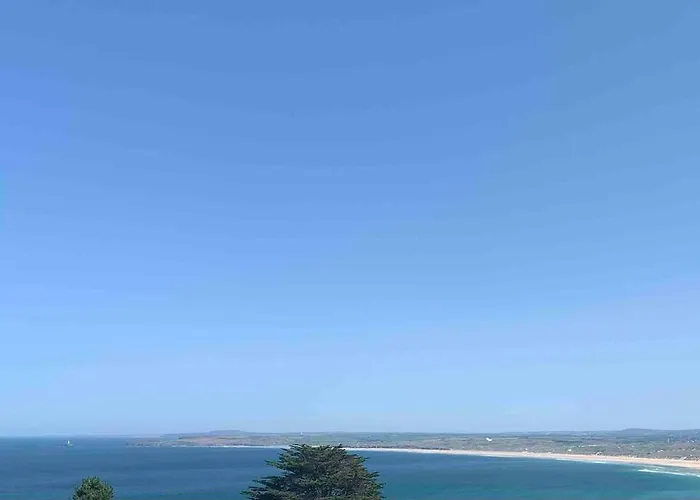 Carbis Daze Ocean Views Studio, Superking Bed St Ives Carbis Bay